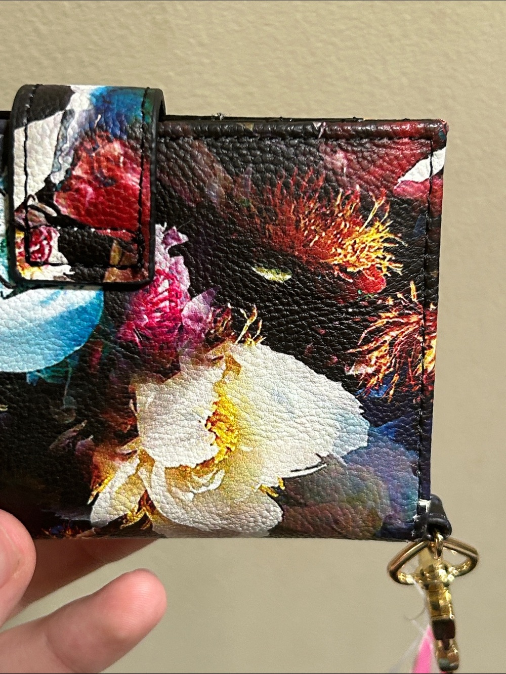 Betsey Johnson Floral Card Holder Keychain - Black & Multicolor - Picture 7 of 15